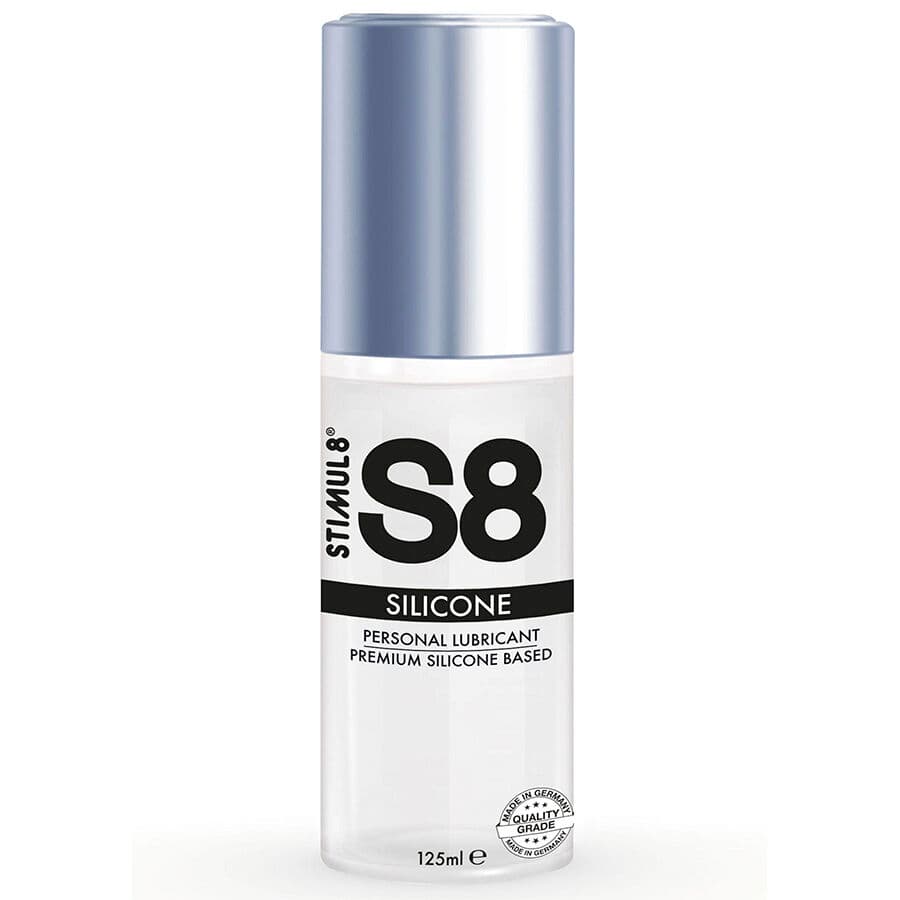 Stimul8 S8 Silicone Premium Gleitgel, Flasche 50 ml im Größenvergleich
