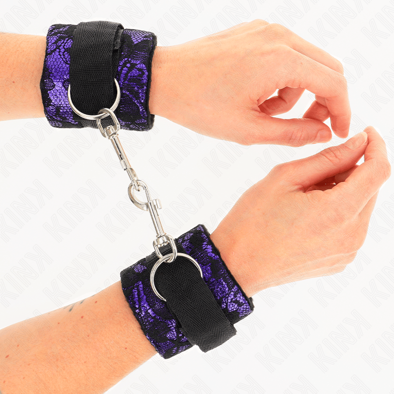 Kink Handgelenksfesseln Samtspitze – Lila/Schwarz, 23 x 6,5 cm