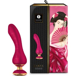 Shunga Sanya im Größenvergleich mit der Hand zur Einschätzung der Maße