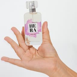 Secretplay Hera Pheromon-Parfum, Flakon mit Sprühkopf von der Seite