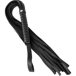 Coquette Chic Desire Flogger mit 28 cm Gesamtlänge im Größenvergleich