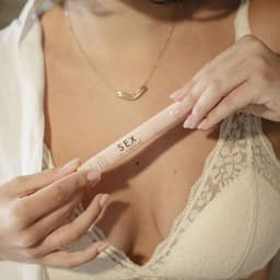 Bijoux Indiscrets Klitorisserum, Verpackung mit Produktdetails