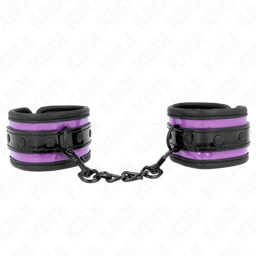 Kink Handgelenkfesseln in Helllila, Schnalle im Detail, Handgelenkfesseln der Kink BDSM-Serie im Karton