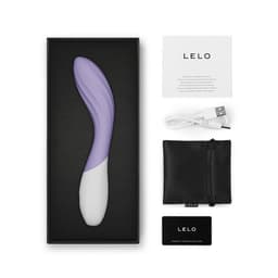 Lelo Mona Twist mit USB-Ladekabel als Nahaufnahme fotografiert