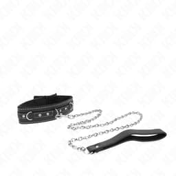 KINK PVC-Leder-Halskette mit Strass-Nieten umgelegt, Größenverhältnis am Hals