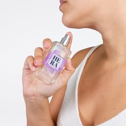 Secretplay Hera Pheromon-Parfum, 50-ml-Flakon neben der Umverpackung