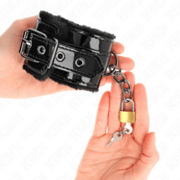 Verpackung der Kink Handgelenkfesseln, Handgelenkfesseln der Kink BDSM-Serie im Karton