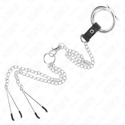 Kink Chrom-Penisring Modell 2 in der Hand gehalten, Ringgrößen im Vergleich