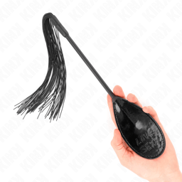 Kink Love&Sexy Paddle in der Hand gehalten, kompakte Größe erkennbar