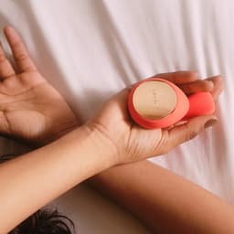 Verpackung des LELO Ida Wave Coral, aus einem weiteren Blickwinkel