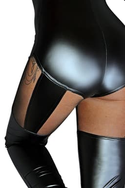 Verpackung des Noir Handmade F136 Catsuits in durchsichtiger PVC-Box