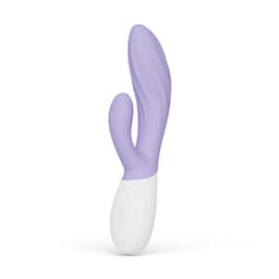 Lelo Ina Twist von der Seite mit Blick auf den Klitorisarm in Studioaufnahme