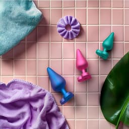 Verpackung des ROMP Luster Anal-Trainingsset mit herzförmiger Basis