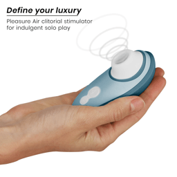 Magnetischer Verschlussdeckel des Womanizer Liberty 2 in Blau in der Nahaufnahme