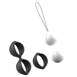 B Swish Bfit Classic Flex Liebeskugeln in der Hand gehalten, Produktfoto vor neutralem Hintergrund
