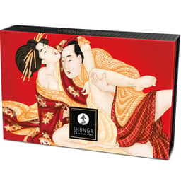 Shunga Massagepulver-Set Erdbeere, freigestellte Studioaufnahme