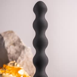 Nahaufnahme der breiten Basis des Rocks-Off Pearls Analplugs im Detail