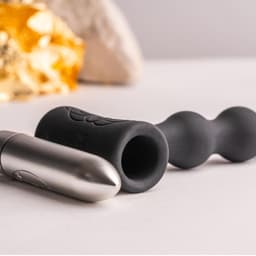 Rocks-Off Pearls, Detailansicht des Druckknopfs zur Vibrationssteuerung