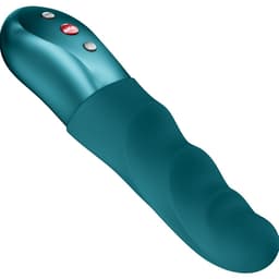 Fun Factory Stronic Petite mit 17 cm Länge im direkten Größenvergleich