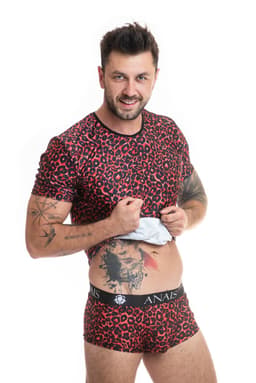 Anais Men Tribal T-Shirt in Rot aus Mikrofaser, Animal-Print, Nahaufnahme des Stoffs und der Verarbeitung