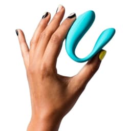 ROMP Join Vibrationsring gedehnt zwischen den Fingern, elastisches Silikon