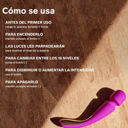 Lelo Smart Wand 2 Medium Aqua, USB-Ladekabel und Zubehör in typischer Produktfoto-Perspektive