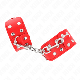 Kink Armbänder mit doppelter Nietenreihe in Rot von der Seite, Nietenreihen und Verschluss im Detail
