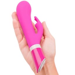 B Swish Bwild Deluxe Bunny Rabbit-Vibrator in Raspberry, Gesamtansicht