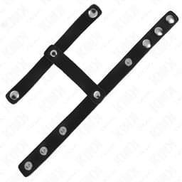 Metallbeschläge des Kink Leder-Penisrings mit Hodenteiler im Detail