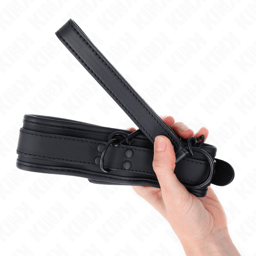 KINK Neopren-Bondage-Halsband Modell 1, Rückansicht mit Riemenführung