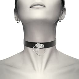 Coquette Chic Desire Choker mit Doppelring-Detail in Nahaufnahme