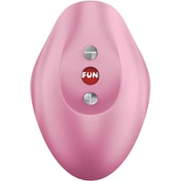 Fun Factory Delicia Air-Pulse-Vibrator in der Hand im Größenvergleich