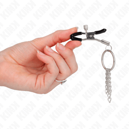 Kink Nippelklemme mit O-Ring und Kette im Größenvergleich, 6 cm lang