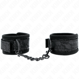 Kink Dark Lace Cuffs aus Neopren von der Seite fotografiert, Spitzenmuster und Verschluss im Detail
