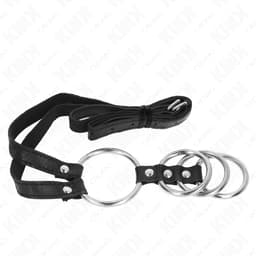 Kink Penisring-Set flach ausgelegt, gesamter 112 cm langer Ledergurt sichtbar