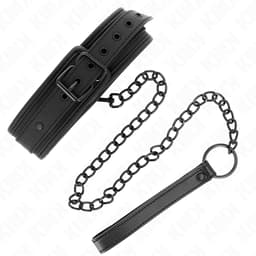 KINK Neopren-Bondage-Halsband Modell 1, Nahaufnahme des Verschlusses und der Metalldetails
