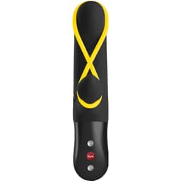 Fun Factory Amorino mit Silikonband um den Körper gewickelt, Anwendung