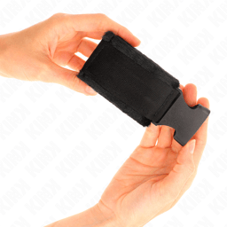 Verpackung der Kink Handgelenkfesseln in Rot-Schwarz, Handgelenkfesseln der Kink BDSM-Serie im Karton