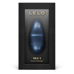Lelo Nea 3 in der Hand gehalten, Größenvergleich, in natürlichem Licht fotografiert