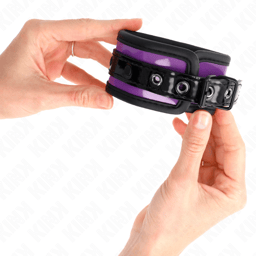 Verpackung der Kink Handgelenkfesseln in Helllila, Handgelenkfesseln der Kink BDSM-Serie im Karton