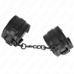 Kink Handgelenkfesseln Schwarz mit Verstellbereich 20 bis 30 cm, Größenverhältnis erkennbar