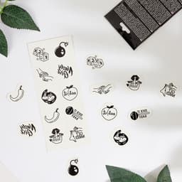 SecretPlay Spicy Collection Klebetattoo auf der Haut aufgebracht