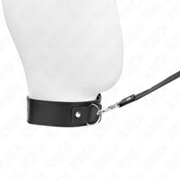 KINK Halsband mit roter Leine, Nahaufnahme des D-Rings, Detailaufnahme der Verarbeitung