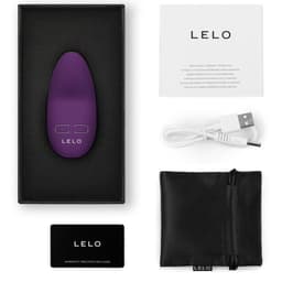 Lelo Lily 3, Seitenansicht in der Hand gehalten zur Größeneinordnung