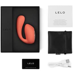 LELO Ida Wave Coral mit Bedientaste in Nahaufnahme, aus einem weiteren Blickwinkel