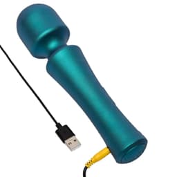 Romp Presto Klitorisvibrator in Grün, in der Hand gehalten, Größenverhältnis erkennbar