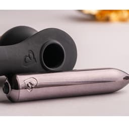 Rocks-Off Ro-Zen Pro mit beiliegendem USB-Ladekabel zum kabellosen Aufladen