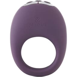 Je Joue Mio Ring gedehnt zur Anwendung am Penis in Nahaufnahme fotografiert