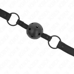 Kink Ballknebel aus Neopren flach ausgelegt, gesamte Riemenlänge sichtbar