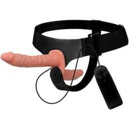 Harness Attraction Harris im Größenvergleich mit 18 cm Hauptdildo